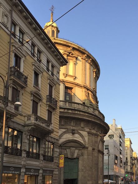 Tempio San Sebastiano, scorcio da via Torino