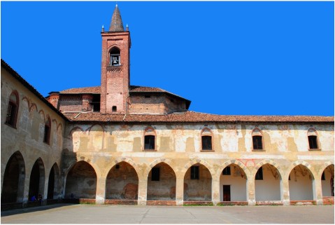 Santa Maria Incoronata, il chiostro grande