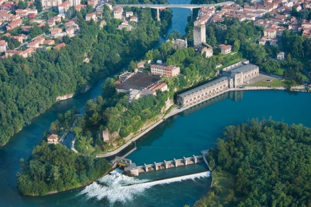 Trezzo sull'Adda: la centrale Taccani dall'alto