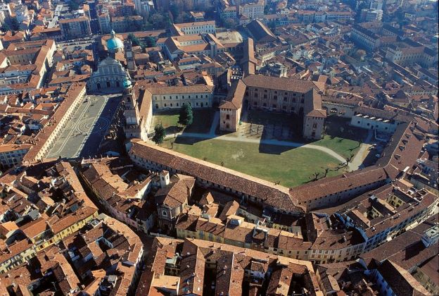 Vigevano - vista dall'alto del castello