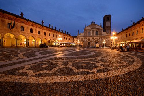 Vigevano – 50 km da Milano